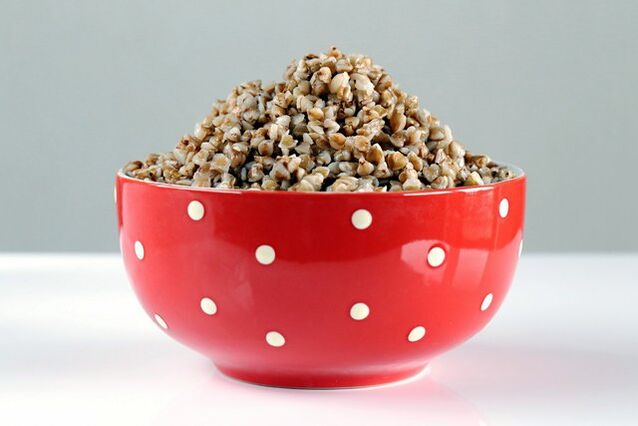Steamed unsalted buckwheat is the staple of the buckwheat diet. 