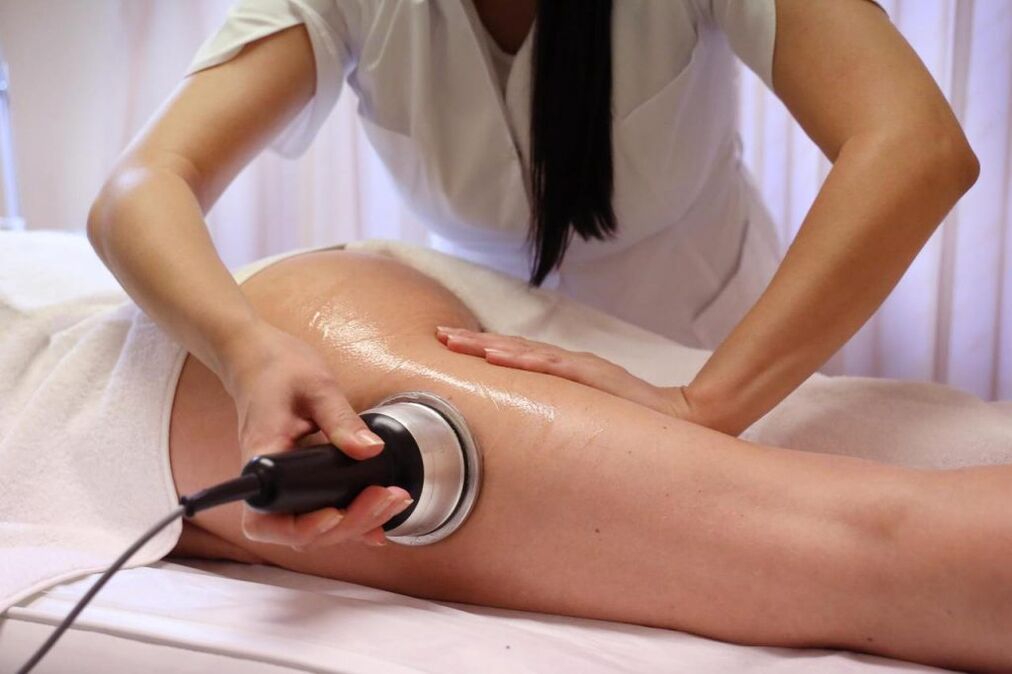 Ultrasonic cavitation liposuction procedure